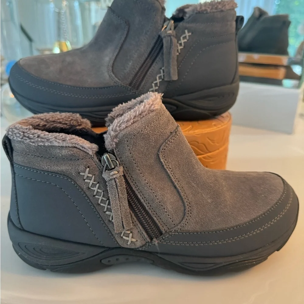 Easy Spirit comfortable suede